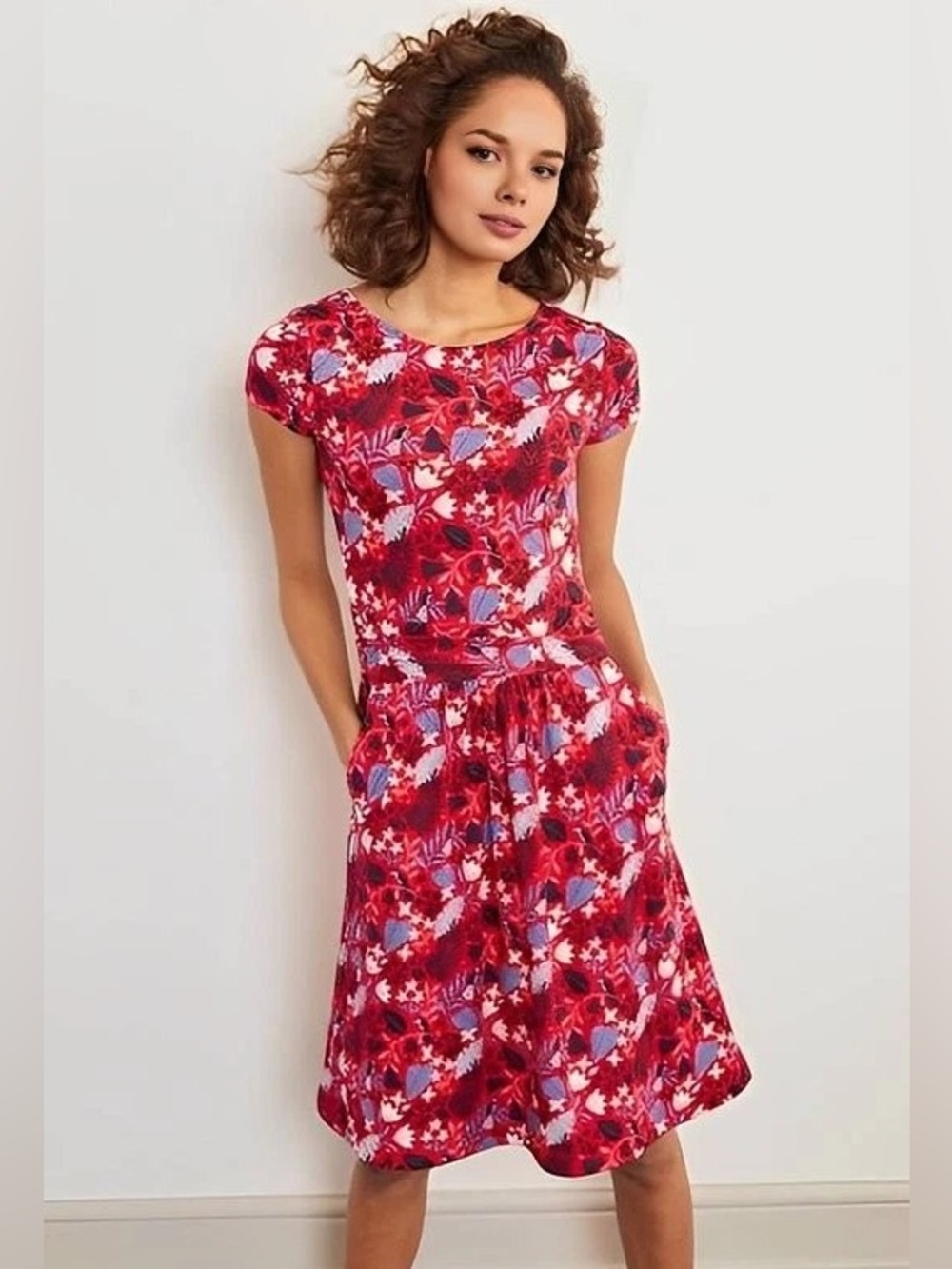 Boden Amelie Red Jersey Dress Short Sleeve Bird Floral Pattern sz 10R Blue Comfy